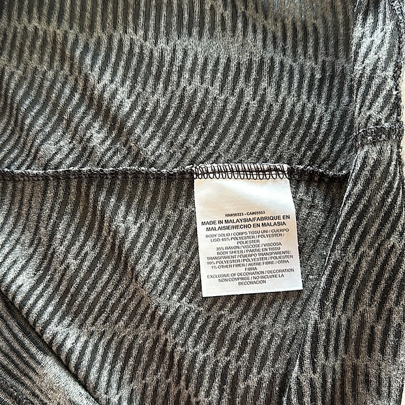 Nike DRI-FIT loose fitting activewear top S/M - Picture 5 of 5